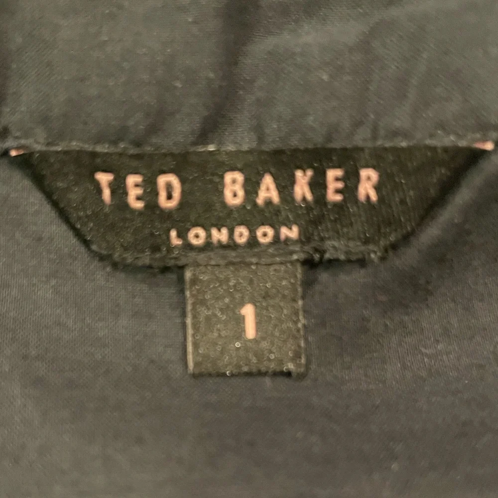 Ted Baker Black Blouse with White Floral Design - Picture 4 of 4